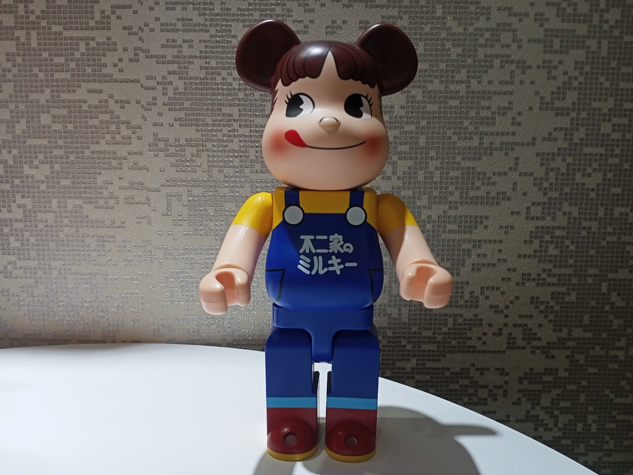 潮流公仔寄賣-庫柏力克熊 BE@RBRICK 不二加牛奶妹400% 摩立精品當舖6