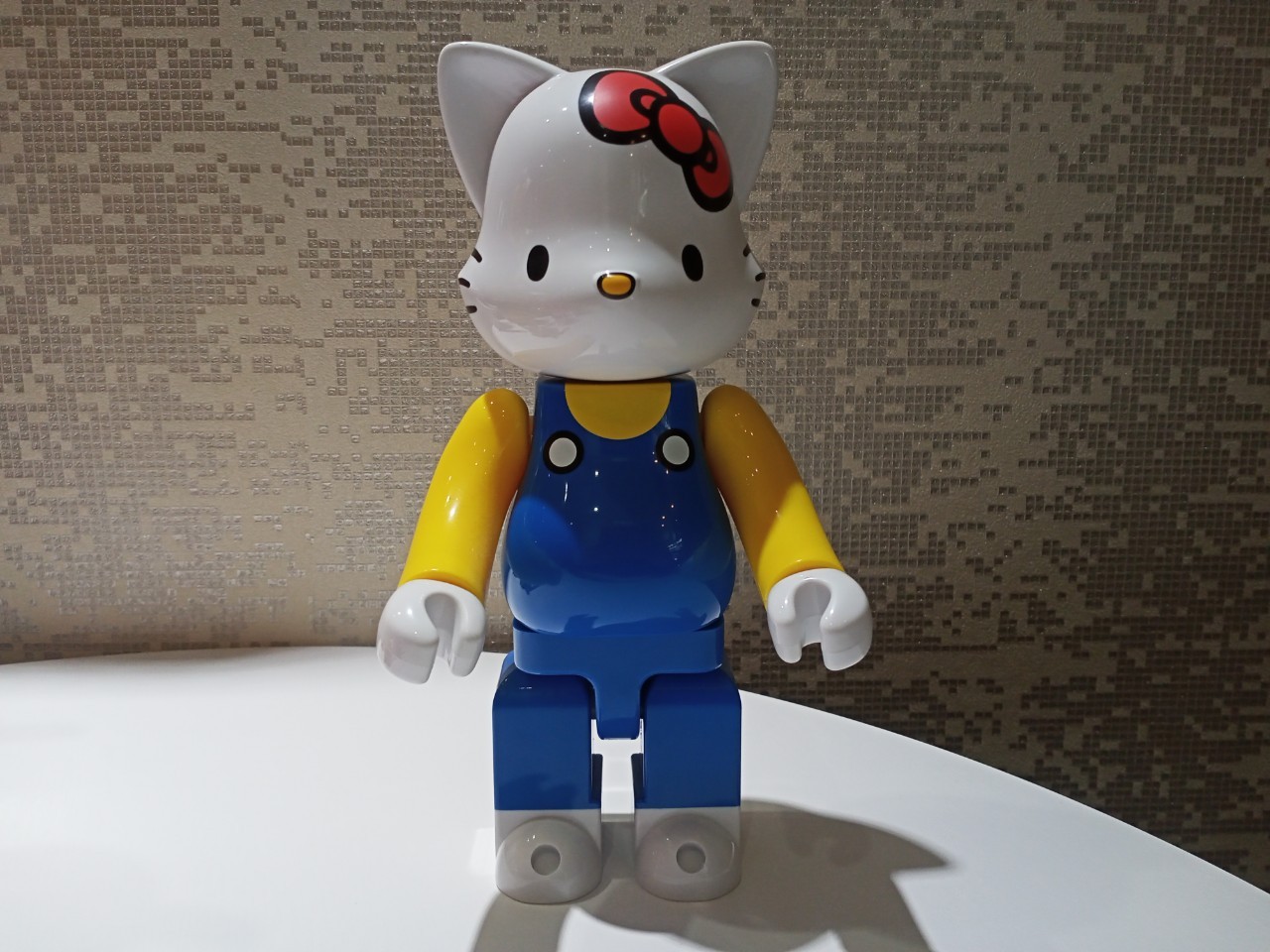 潮流公仔寄賣-庫柏力克熊 BE@RBRICK 凱蒂貓400% 摩立精品當舖9